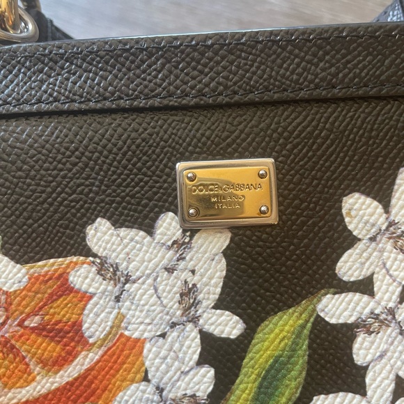 ✨ STUNNING AND RARE DOLCE & GABBANA ORANGE BLOSSOM SICILY TOTE ✨ - Picture 3 of 8
